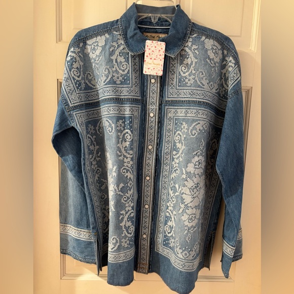 We the Free Lace Embroidered Denim Shirt Size XS NWT - Picture 5 of 6
